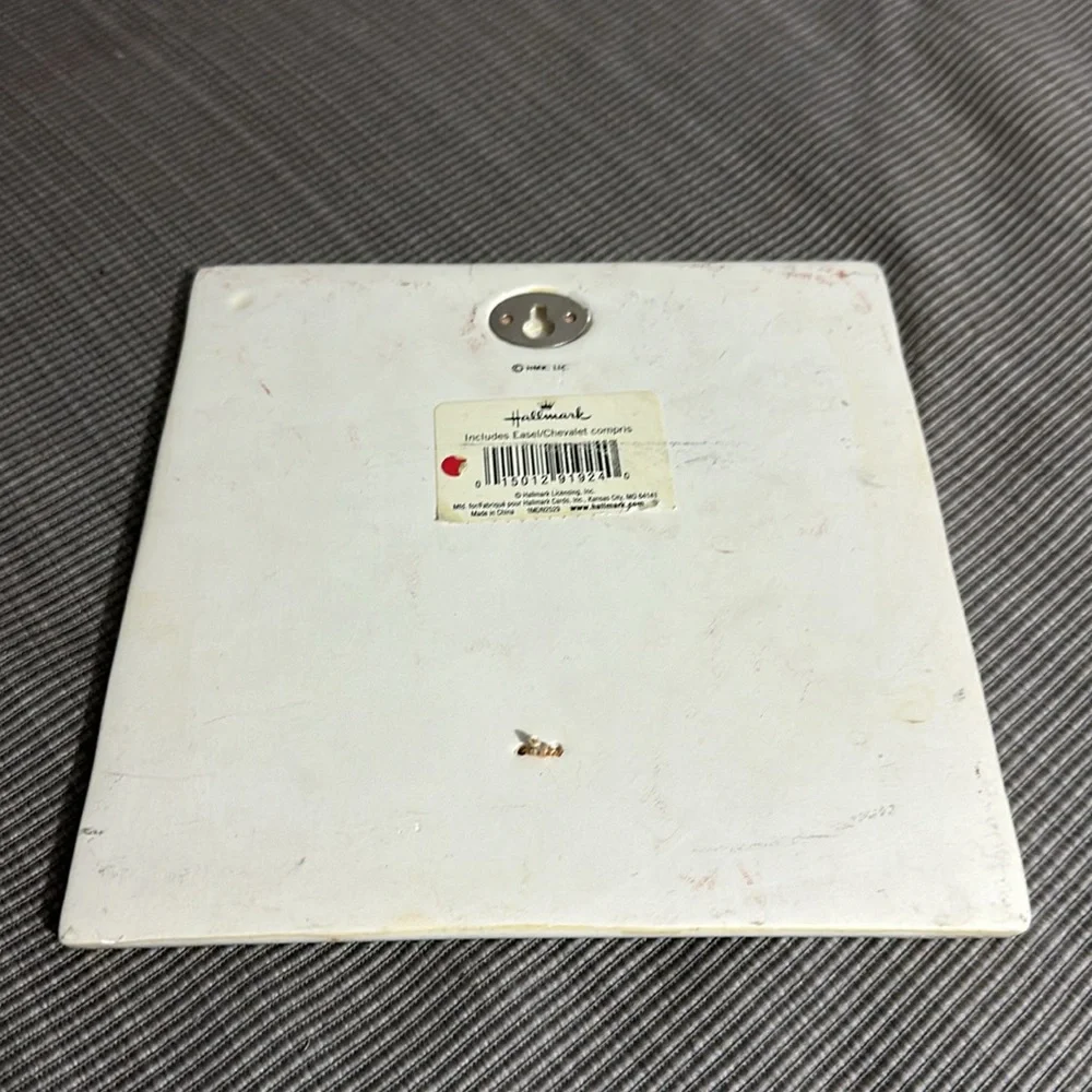 Hallmark glazed ceramic tile “A Mom Loves without Limits” 7”x7”